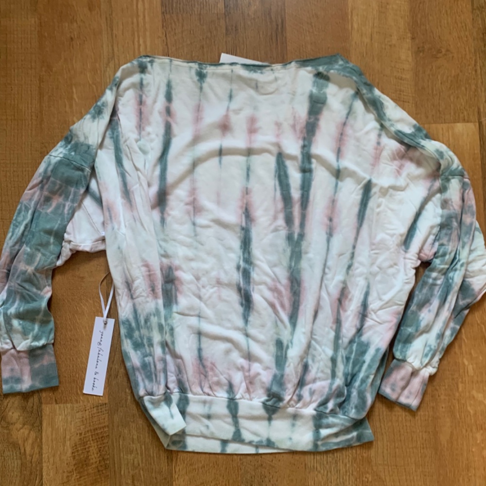 Young Fabulous Broke off shoulder sweatshirt NWT XS runs BIG - Picture 5 of 6